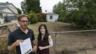 Illustration for article titled Your Yard Doesn't Belong to You